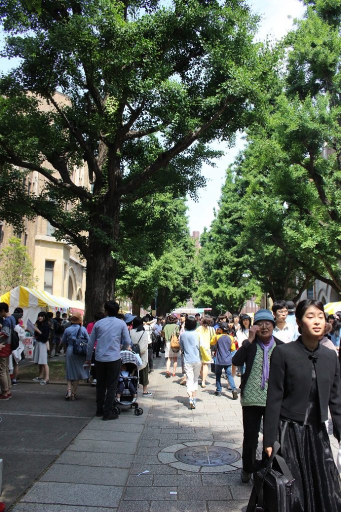 14，15日に行われた第89回五月祭に14万5千人が訪れた(撮影・石沢成美)