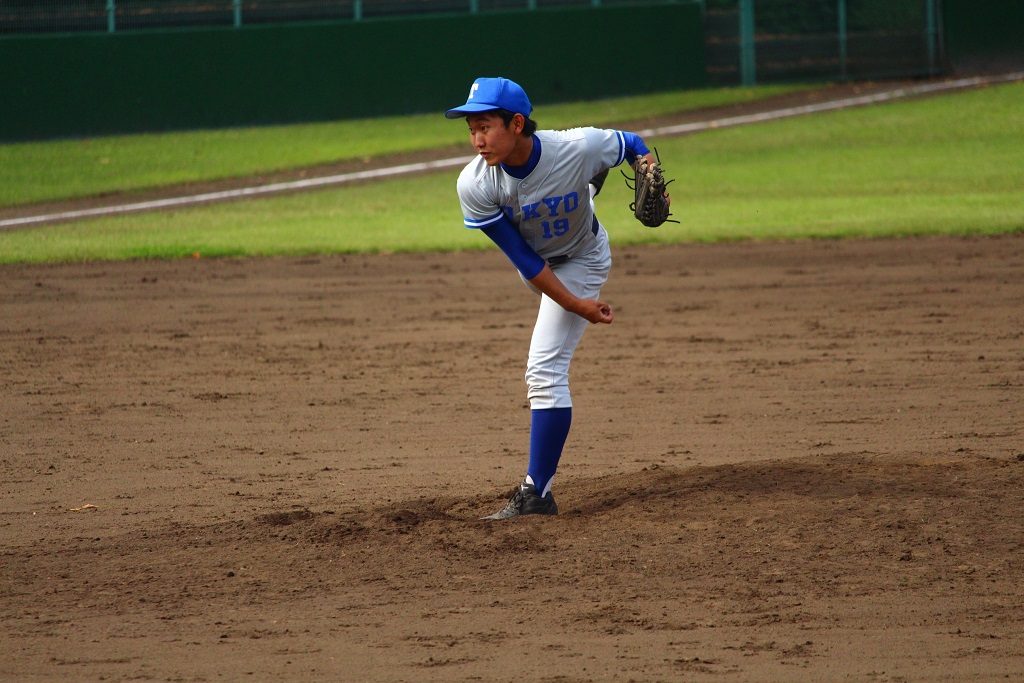 東大先発の西投手（写真は軟式野球部提供）