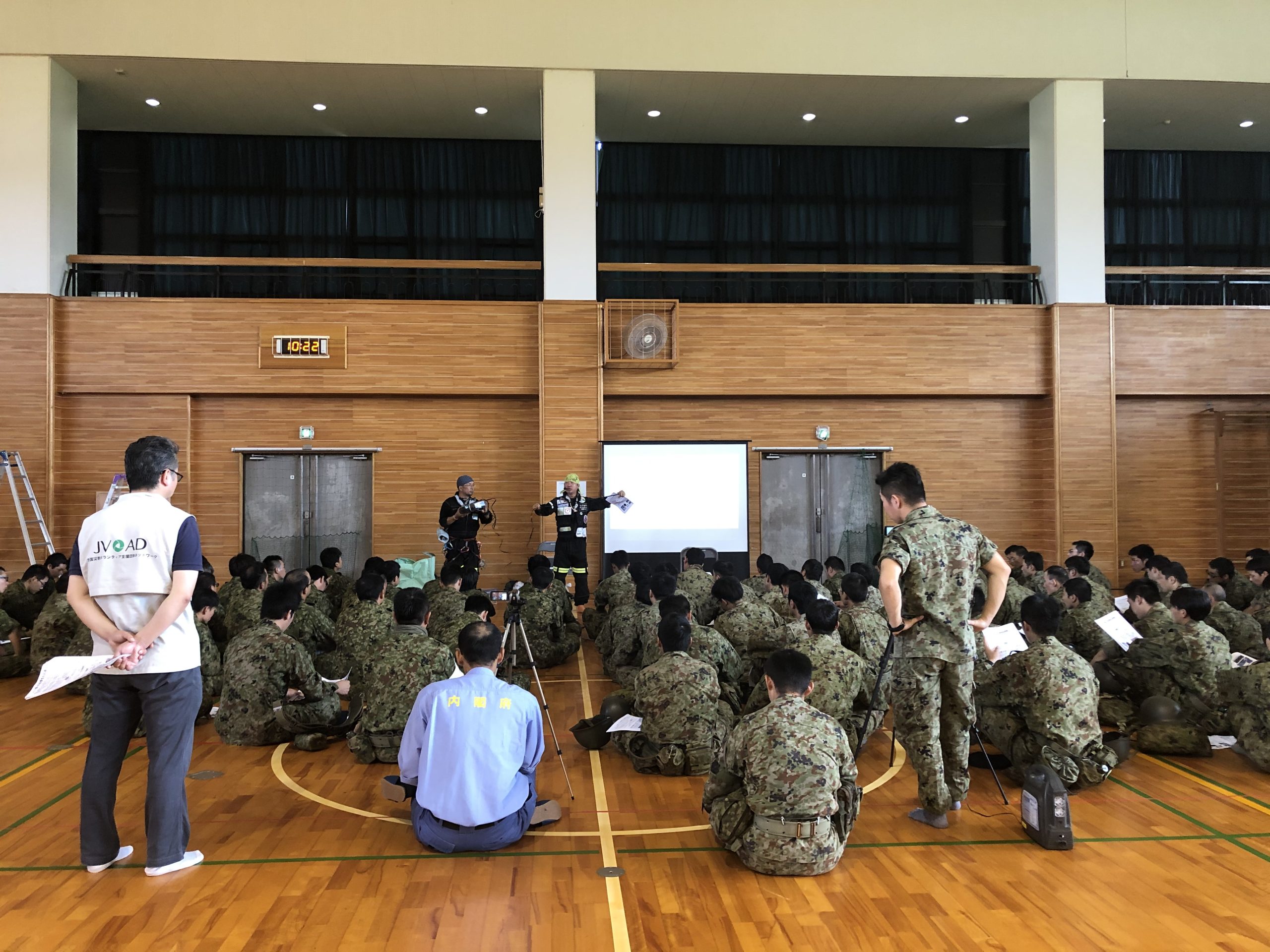 2019年台風15号上陸時の、NPOと自衛隊への瓦屋根ブルーシート講習会