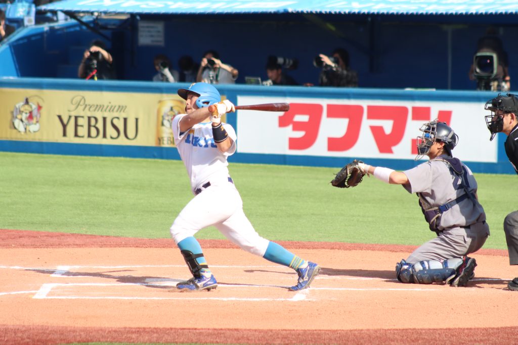 六回表、府川の第１号本塁打がさく裂