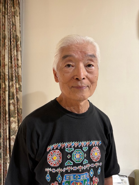 阿部 毅一郎（あべ・きいちろう） さん／59年東大教養学部に入学。在学中の60年に応援歌「闘魂は」を作詞し、入選。97年には ウェブサイト「阿部毅一郎のお愉しみコーナー」を開設し、4冊の著作や短歌、水彩画、写真等々30に及ぶ趣味を掲載している。